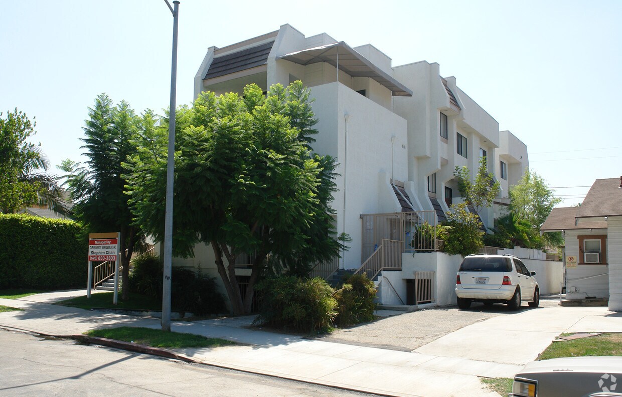 Primary Photo - 462 Hawthorne St