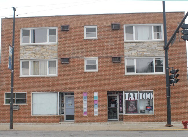 Foto del edificio - 4895 S Archer Ave