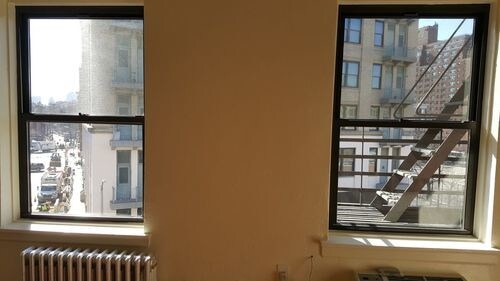 Building Photo - 319 W 13th St