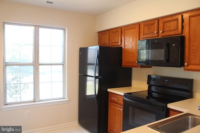Foto del edificio - 9266 Chapman Oak Dr