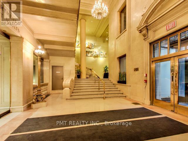 Photo du bâtiment - 1-921 King St W