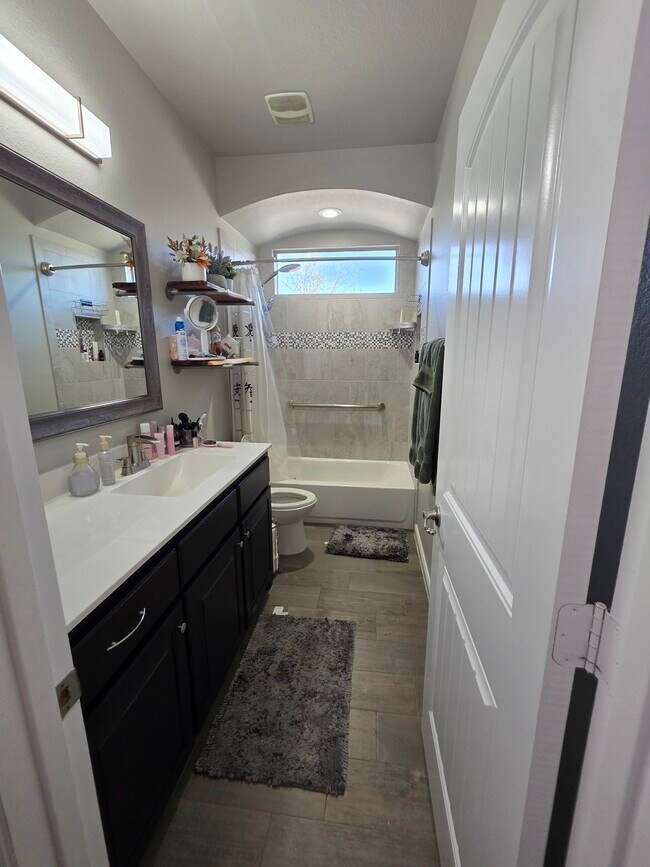 Foto del edificio - 9136 Grovehurst Rd