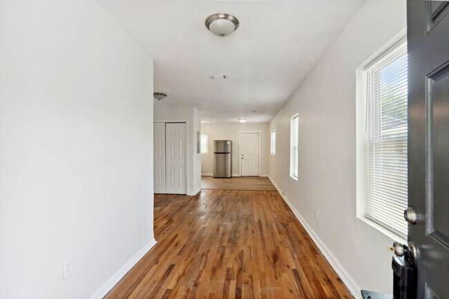 Foto del edificio - 619 Oliver St NW
