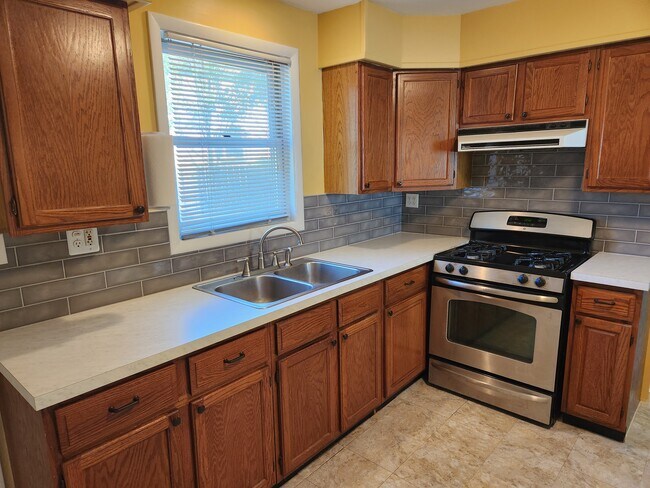 Kitchen view 1 - 4534 N Knox Ave