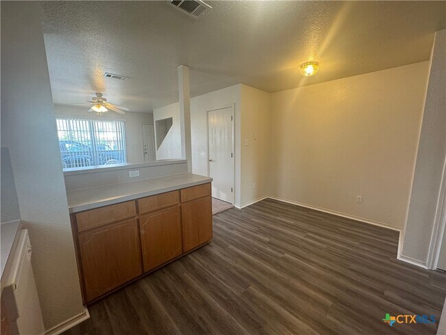 Building Photo - 4200 Alan Kent Dr
