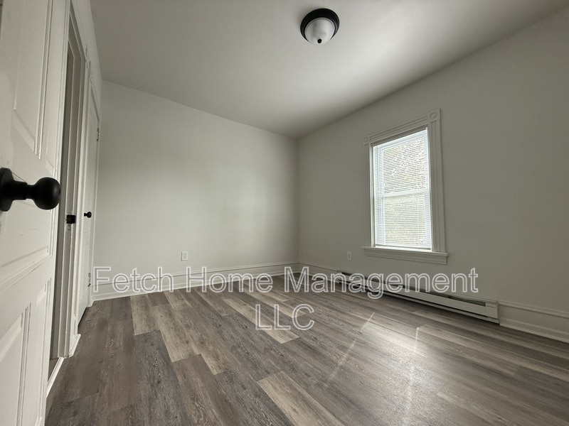 Primary Photo - 736 E King St