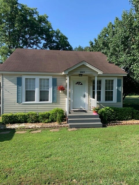 Foto principal - 8017 Hico St