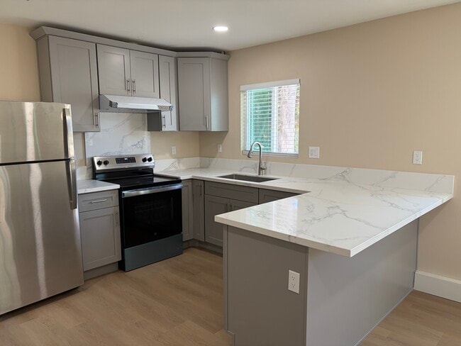 Building Photo - 2106 Weeping Willow Ln