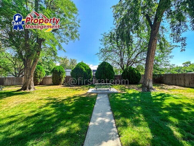 Foto del edificio - 739 Belmont St