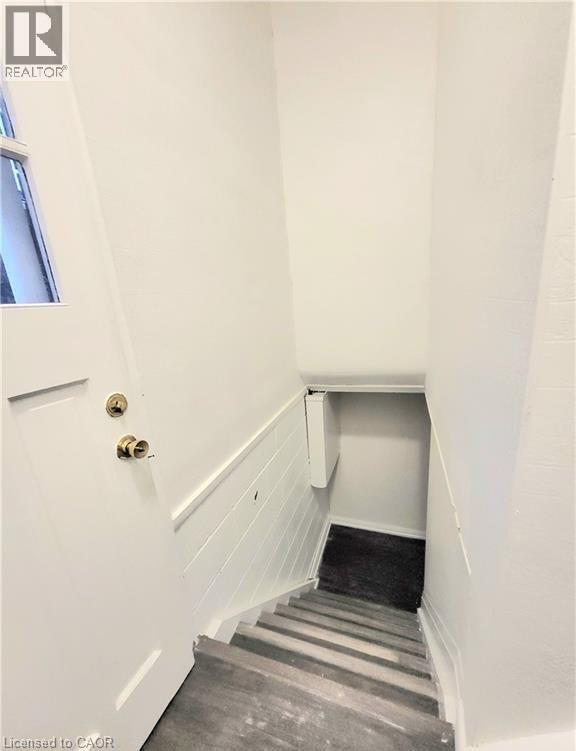 Photo du bâtiment - 230 Helena Ave