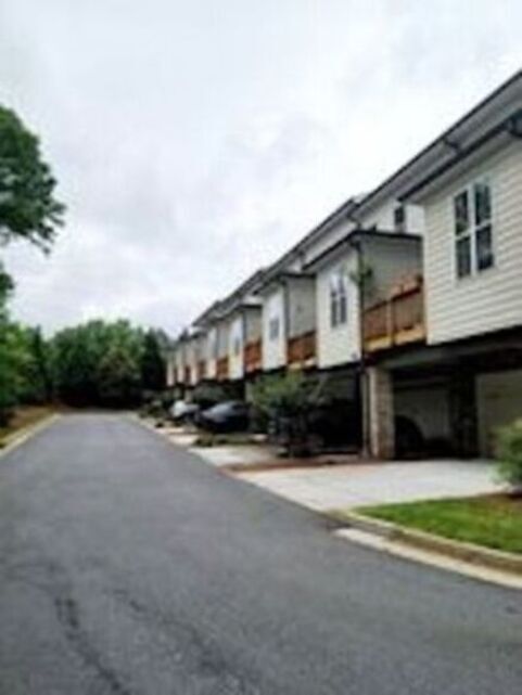 Garage - 3102 Hartford Mill Pl