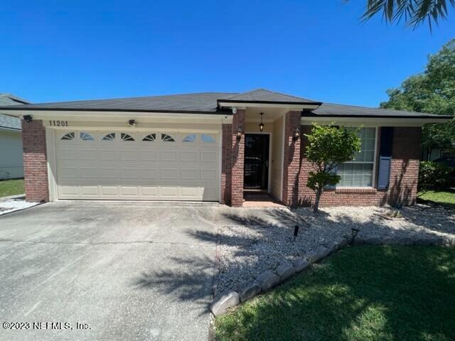 Primary Photo - 11201 Wandering Oaks Dr