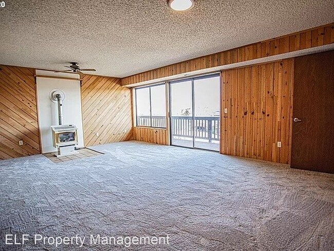 Building Photo - 3 br, 3 bath House - 401 West 16th Street