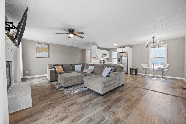 Building Photo - 38 Hallmark Dr