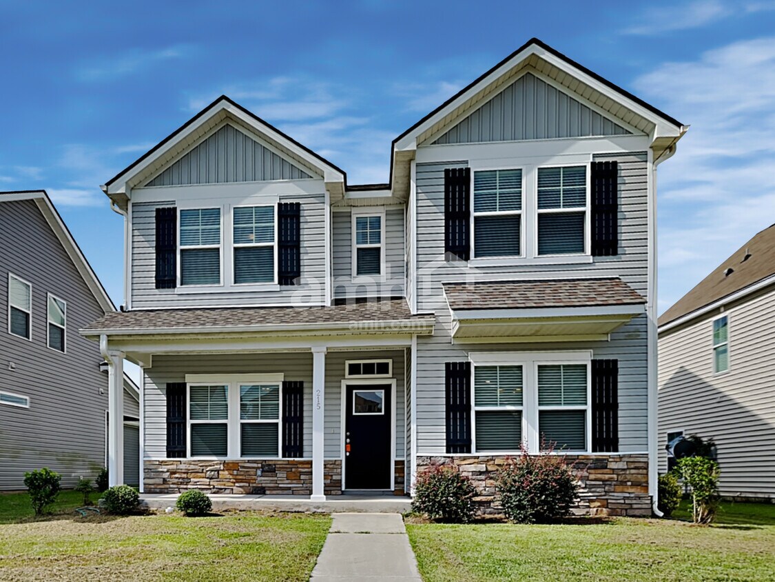 Foto principal - 215 Dogwood Cir