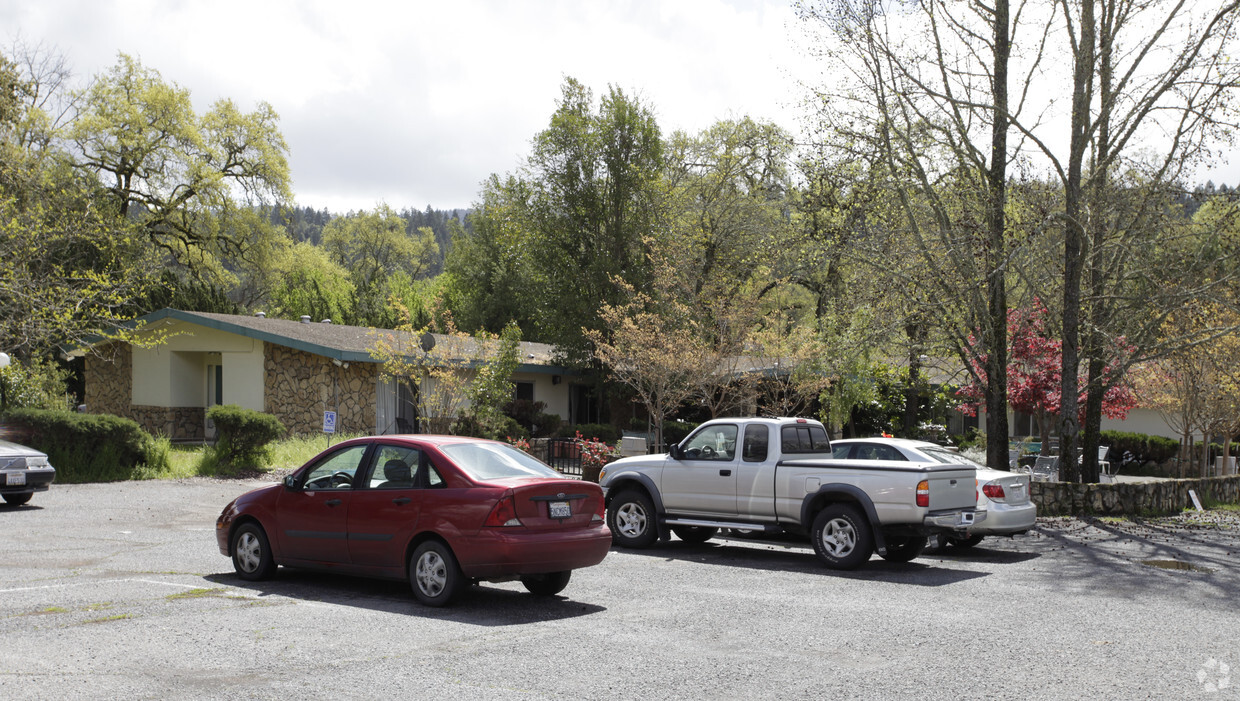 Building Photo - Calistoga Family Apartments