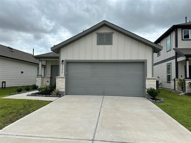 Building Photo - 17958 Plow Beam Dr