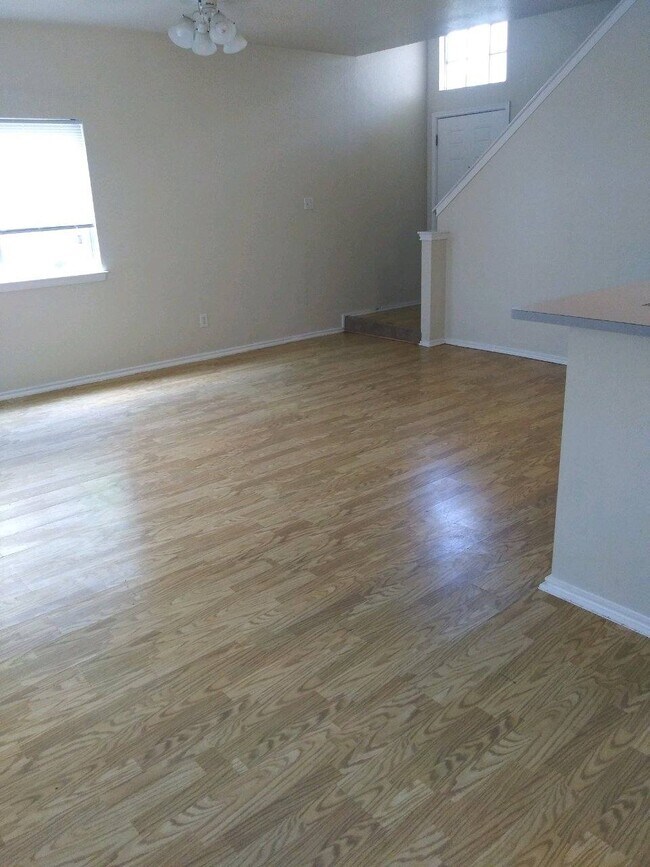 Foto del edificio - 844 Sagewood Trl