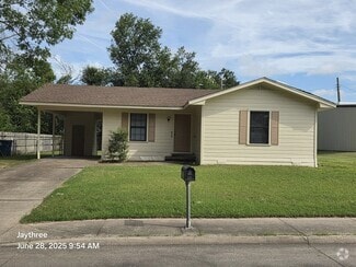 Building Photo - 226 Forrest Ln