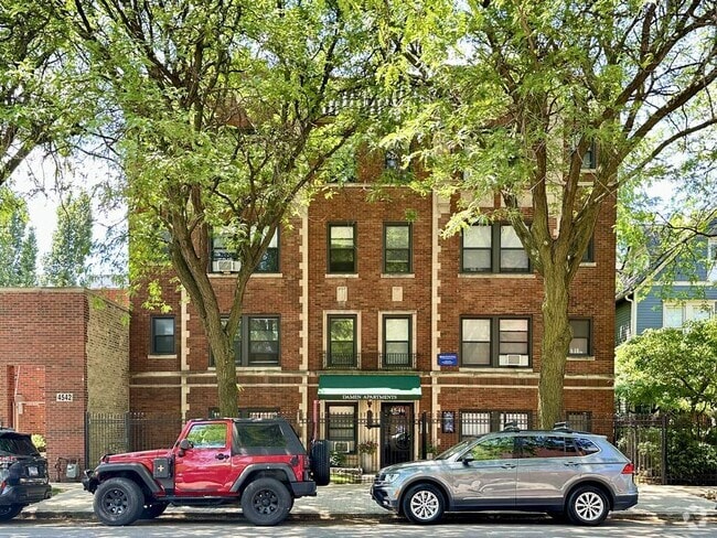 Building Photo - 4530 N Damen Ave