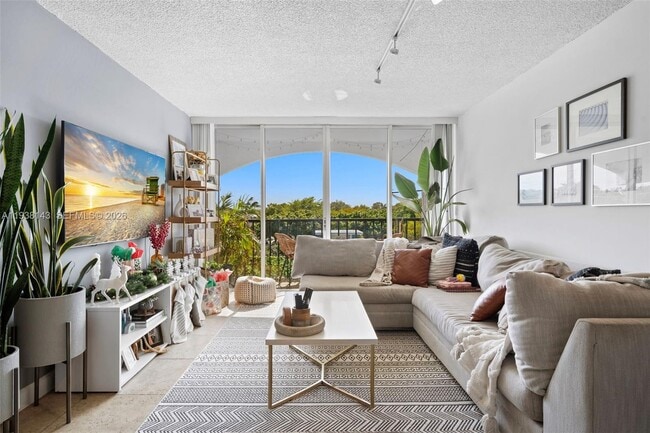 Foto del edificio - 2150 SW 16th Ave