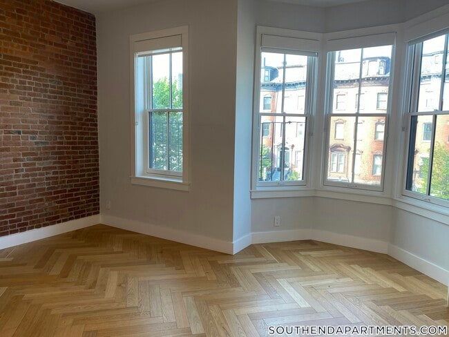 Foto del edificio - 461 Massachusetts Ave