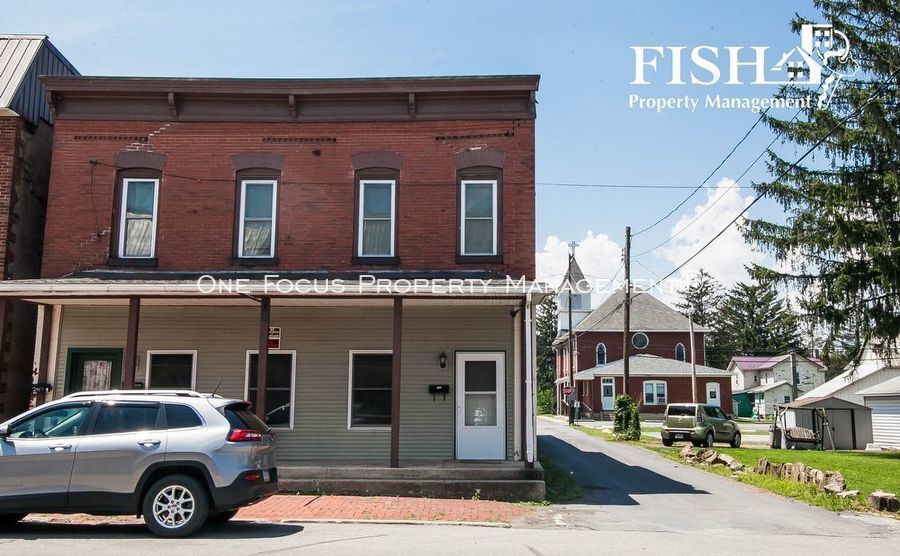Primary Photo - 241 Main St