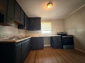 Building Photo - 3114 Cotton St