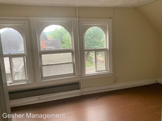 Building Photo - 849 Highview St