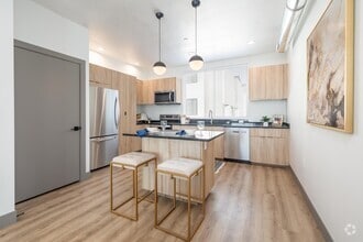 Interior Photo - SUR17