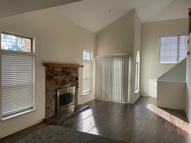 Building Photo - 602 Remington Ct