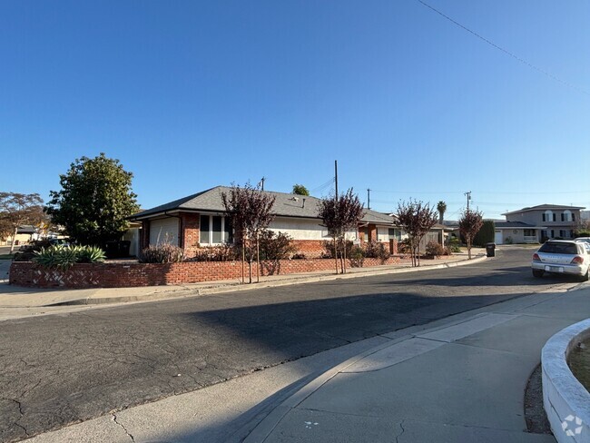 Building Photo - 1859 Valencia St