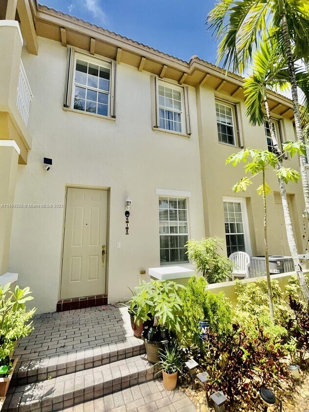 613 NW 24th Ave, Boynton Beach, FL 33426 Townhome Rentals in Boynton