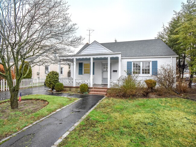 Building Photo - 44 Woolsey Ave