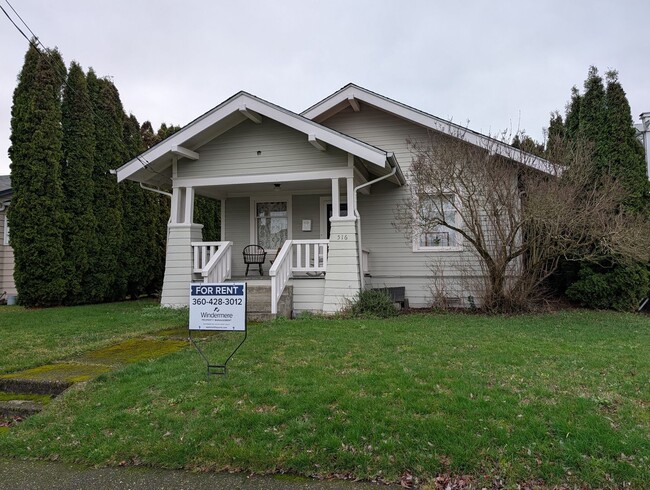 Building Photo - 516 N 6th St