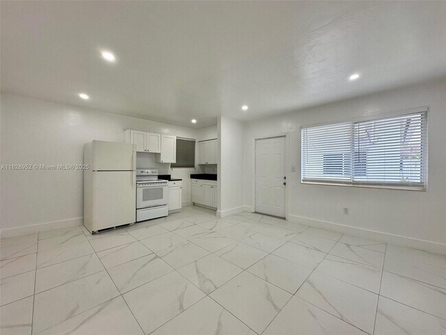 Building Photo - 62 NE 78th St