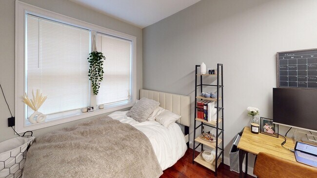 *Pictures are representative samples of the advertised unit. In some cases, the actual units you to - 11 Anderson St