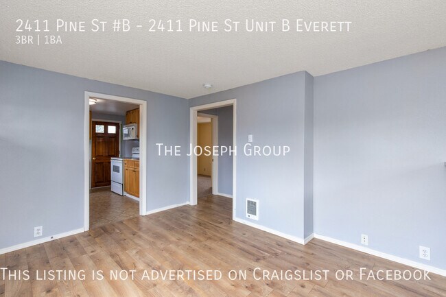 Building Photo - Wonderfully located 3 bed/1 bath duplex in...