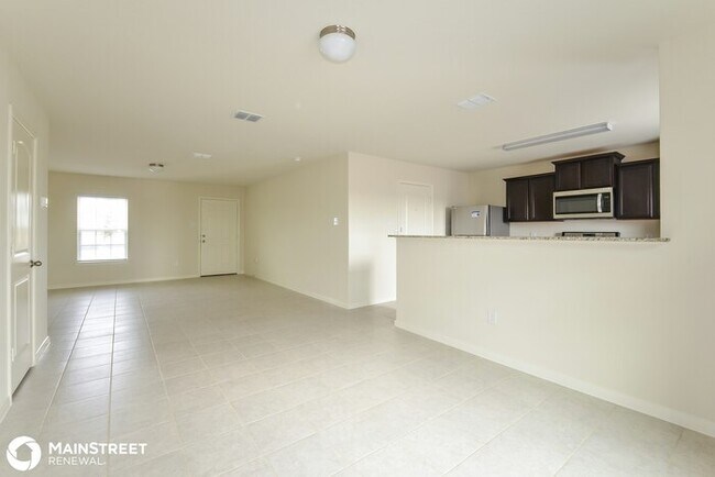 Building Photo - 6214 Lakefront