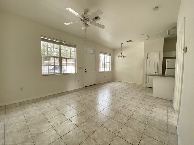 Building Photo - 2800 FL-17
