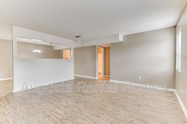 Building Photo - 3033 Old Powderhouse Rd