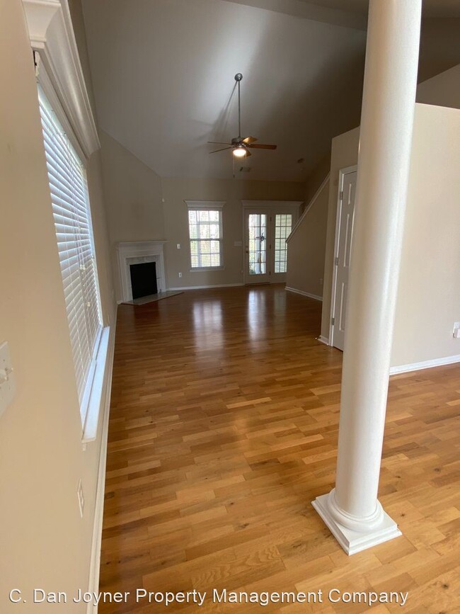 Building Photo - 3 br, 2.5 bath House - 139 Ledgewood Way