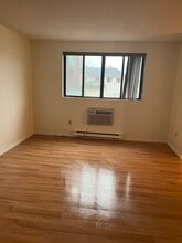 Building Photo - 152 Thorold Rd