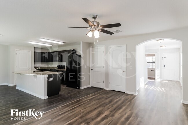 Building Photo - 6218 Manitoba Dr