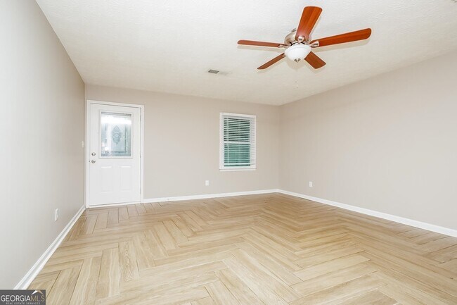 Building Photo - 130 Belair Dr