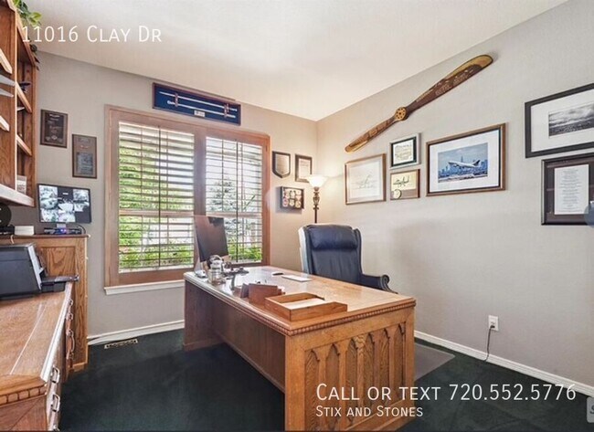 Foto del edificio - 11016 Clay Dr