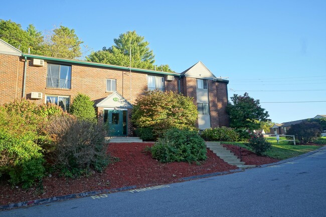 Building Photo - 109 English Village Rd