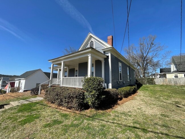 Building Photo - 3/1 House in South Rome $1295