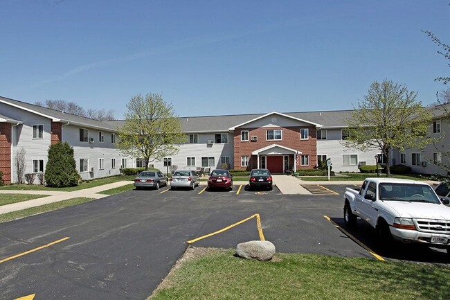 Foto del edificio - FairCrest Senior Apartments