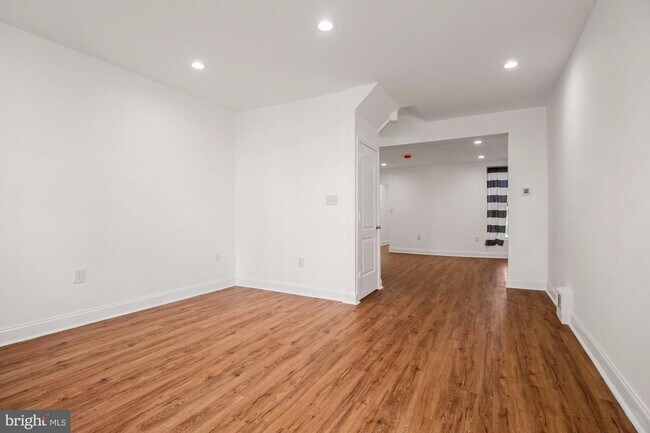 Foto del edificio - 1818 Ashburton St